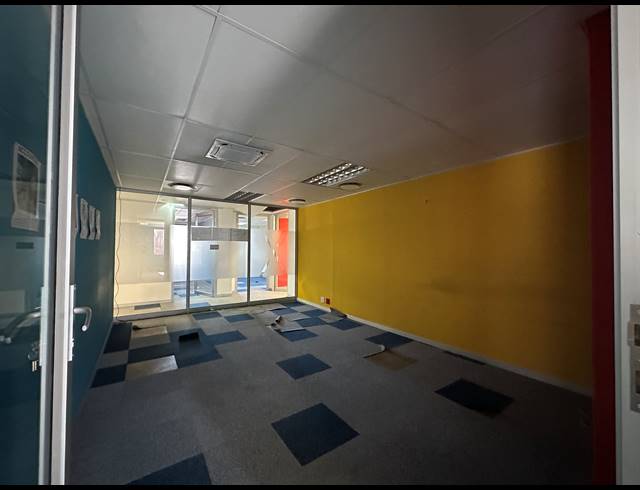 304M² OFFICE TO LET IN SANDTON CENTRAL